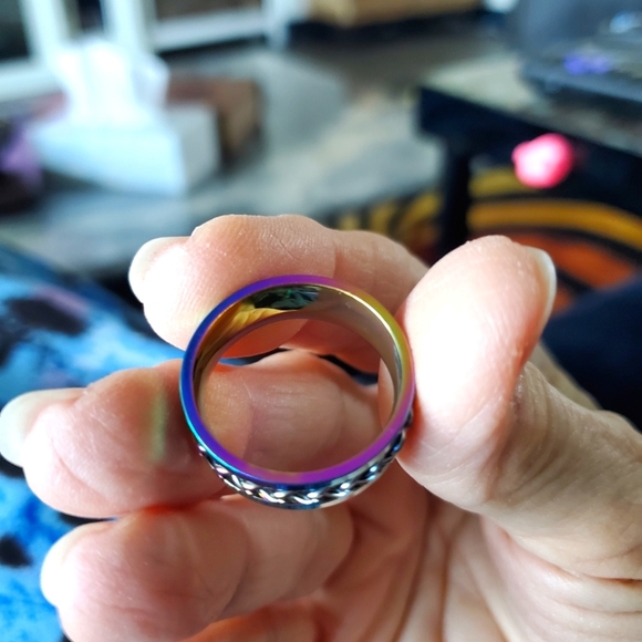 NEW Multi-Color Stainless Steel Ring with Chain Detail L👀K - Picture 2 of 4
